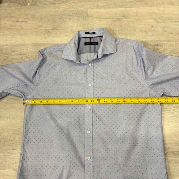 Tommy Hilfiger Light Blue Dress Shirt with Dotted H Pattern Neck 16 - Picture 8 of 17
